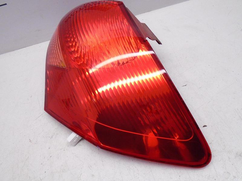 Kia Venga Rh Drivers Rear Lamp P